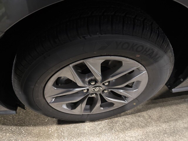 2024 Toyota Sienna LE photo 2