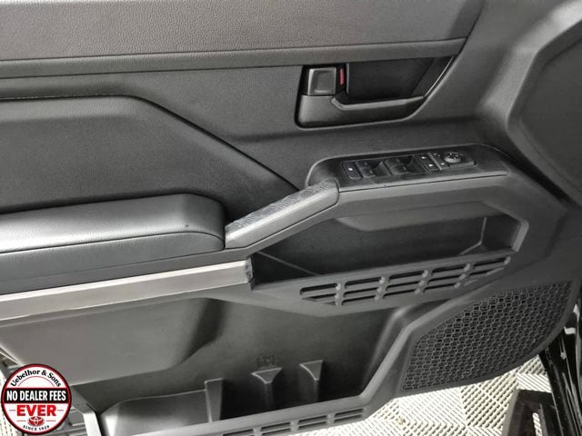 2026 Toyota Tacoma SR5 - Photo 15