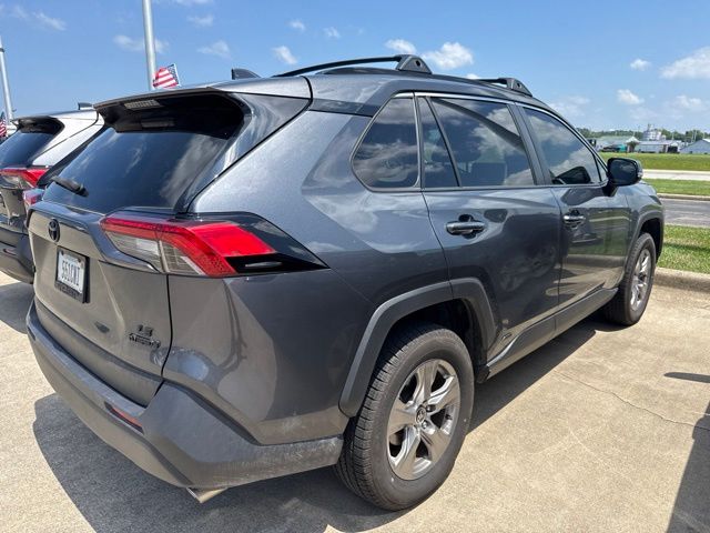 2023 Toyota RAV4 LE - Photo 8