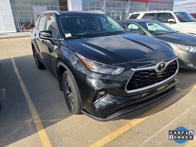 2024 Toyota Highlander XLE's photo