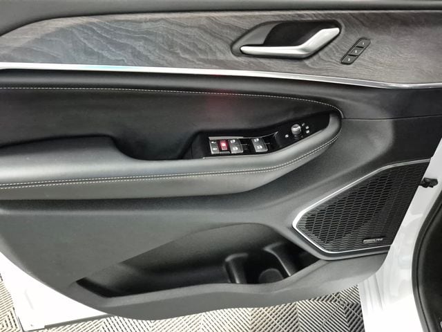 2023 Jeep Grand Cherokee Overland - Photo 15