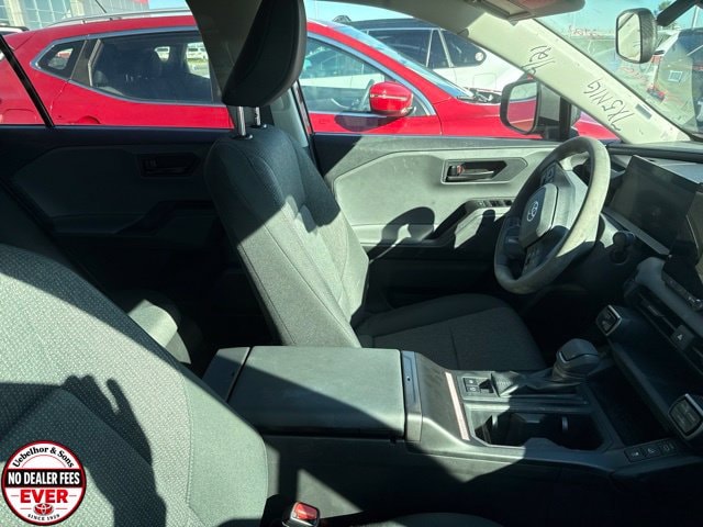 2026 Toyota RAV4 LE - Photo 8