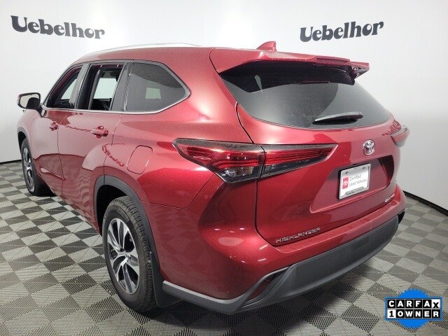 2022 Toyota Highlander XLE photo 2