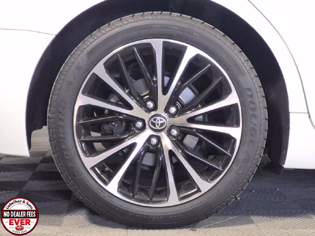 2020 Toyota Camry SE - Photo 26