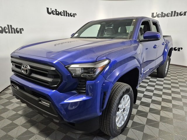 2025 Toyota Tacoma SR5 4x4 Double Cab photo 3