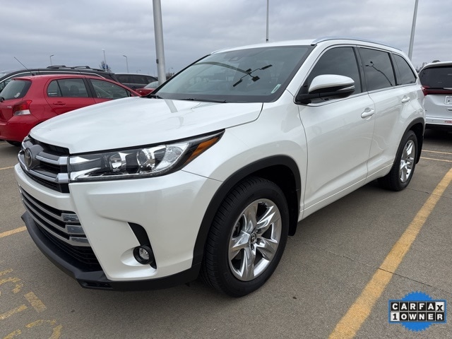 2019 Toyota Highlander Limited's photo