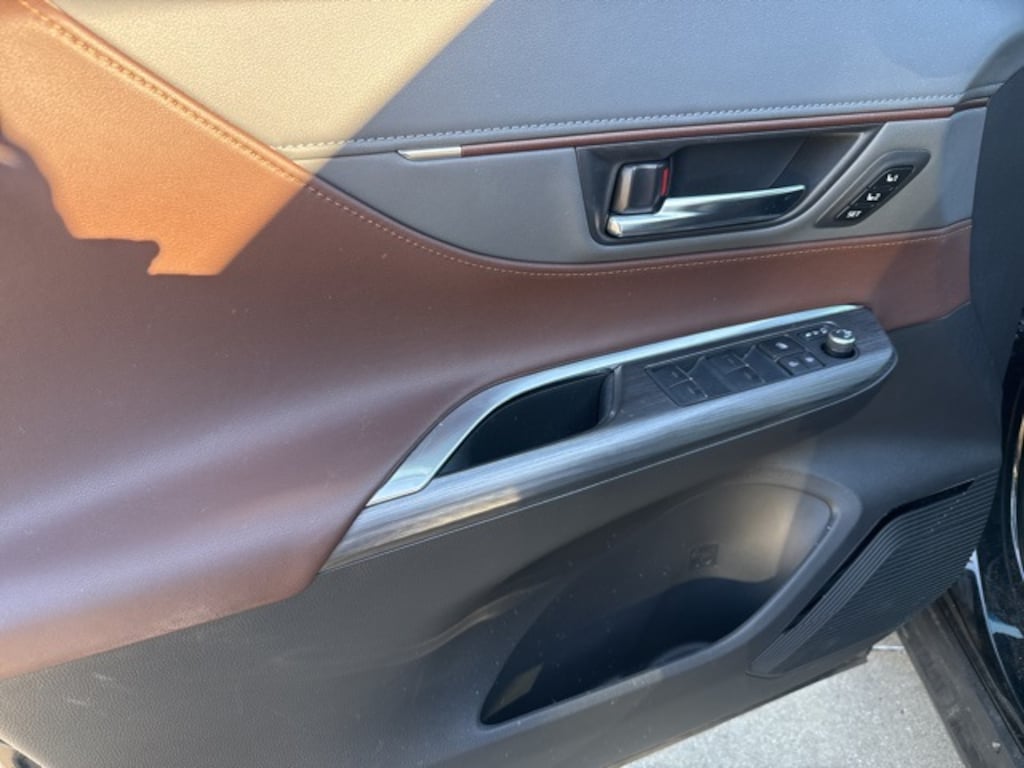 Certified 2022 Toyota Venza LE SUV