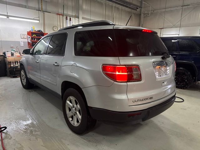 2009 Saturn Outlook XE - Photo 4