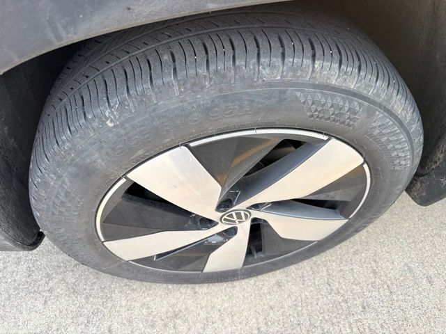 3VV8X7B22RM050979