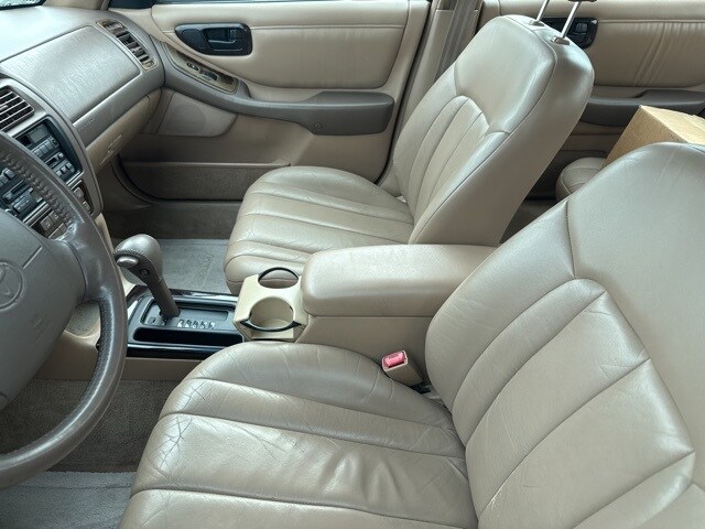 1997 Toyota Avalon XL photo 4