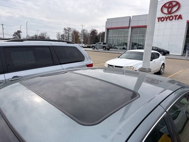 1997 Toyota Avalon XL photo 3