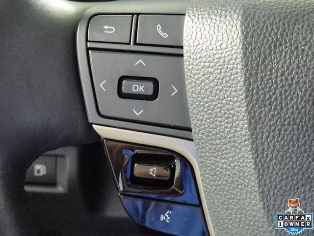 2025 Toyota Camry XLE - Photo 12