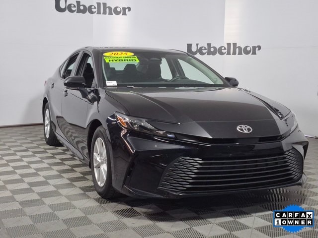2025 Toyota Camry LE's photo