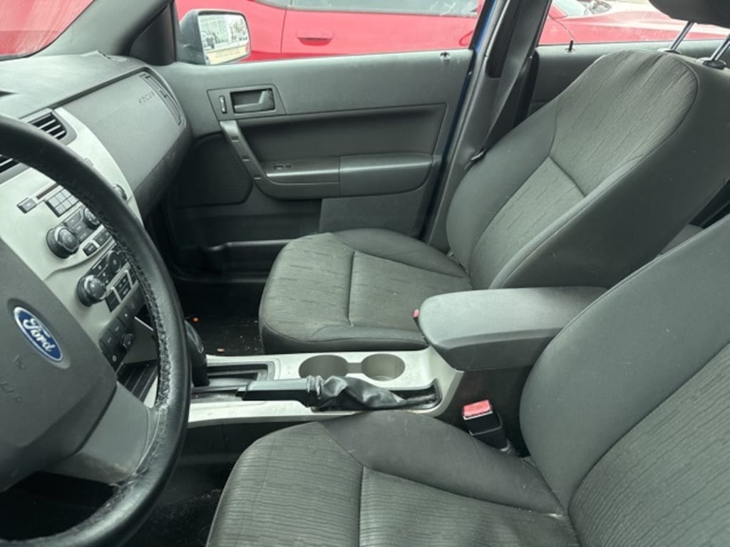 Used 2010 Ford Focus SE Sedan