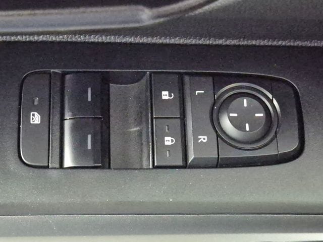 2024 Toyota Tacoma SR - Photo 16