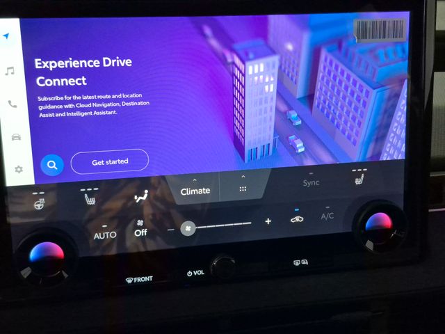 2026 Toyota bZ XLE - Photo 18