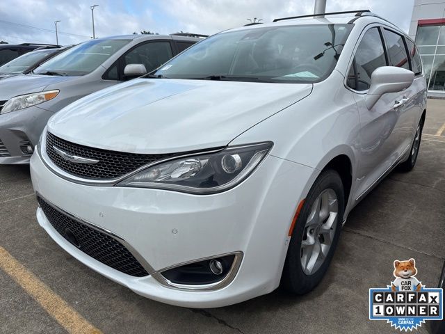 2018 Chrysler Pacifica Touring L Plus's photo