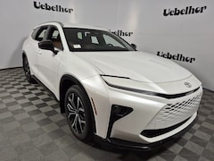 2025 Toyota Crown Signia XLE XLE