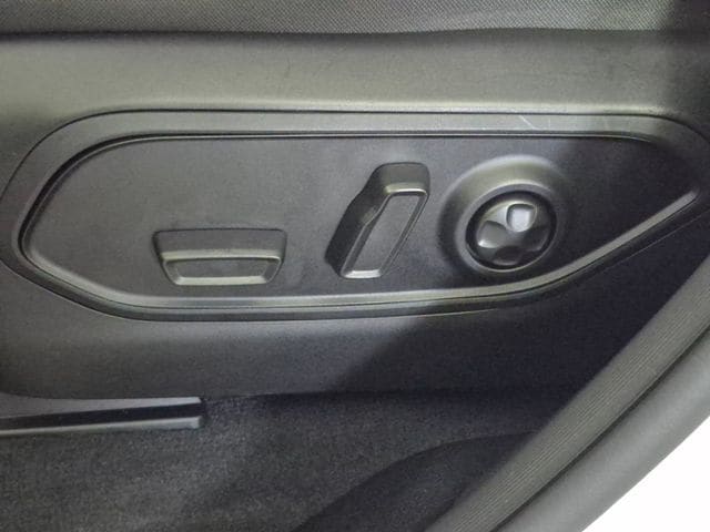 2023 Jeep Grand Cherokee Overland - Photo 17