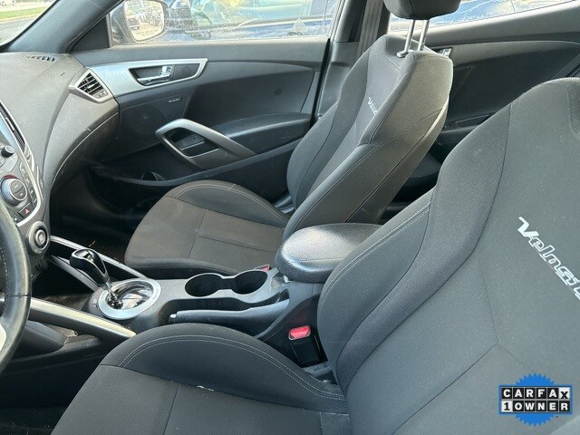 2017 Hyundai Veloster Value Edition photo 4