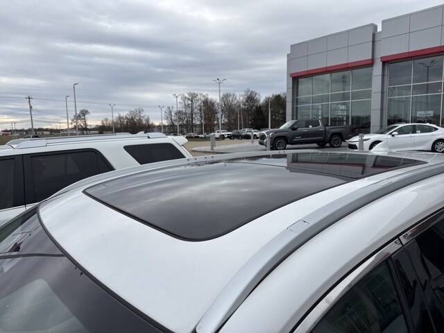 2023 Acura MDX SH-AWD Advance photo 3