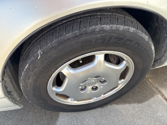 Used 2000 Lexus LS 400 with VIN JT8BH28F5Y0178583 for sale in Jasper, IN