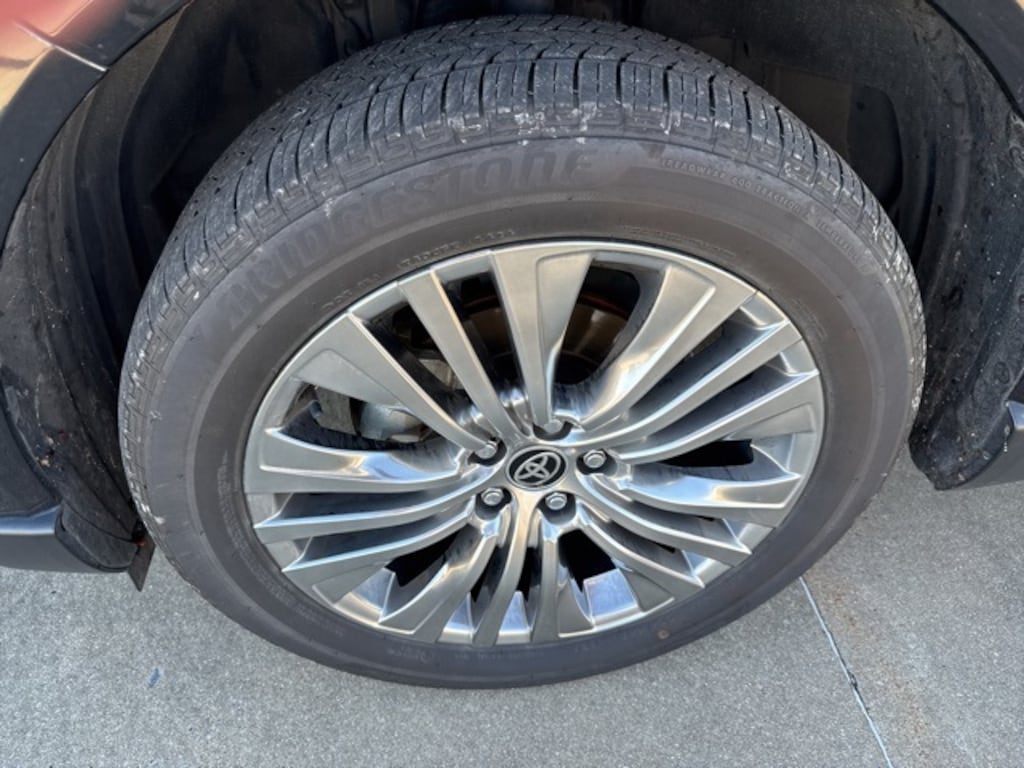 Certified 2022 Toyota Venza LE SUV