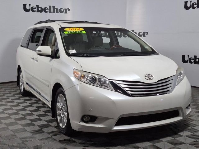 2014 Toyota Sienna Limited's photo