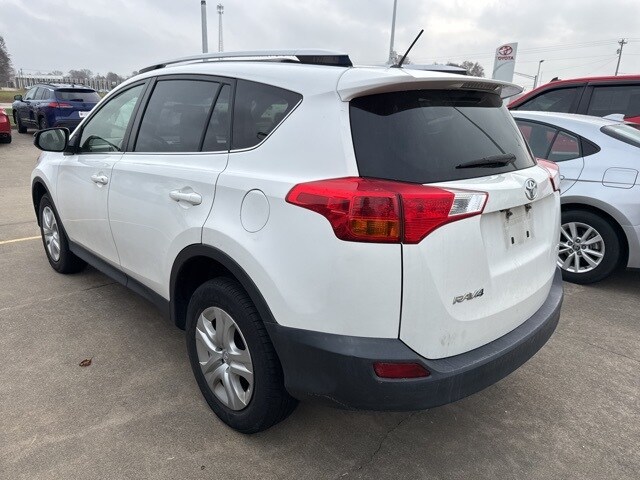 2013 Toyota RAV4 LE photo 4