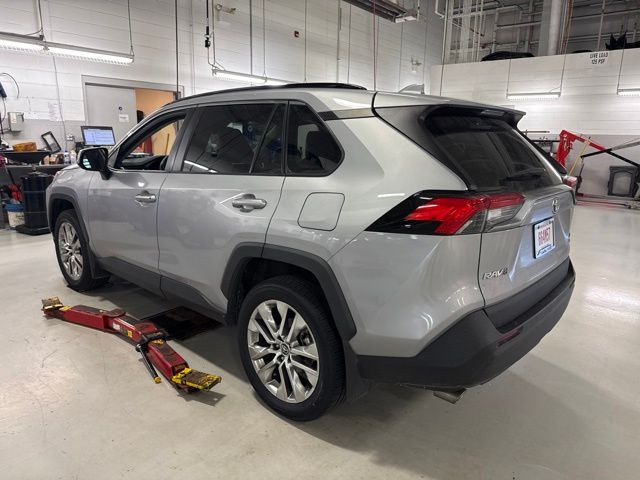 2020 Toyota RAV4 XLE Premium - Photo 6