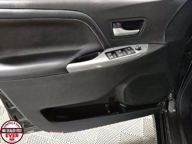 2017 Toyota Sienna SE Premium - Photo 15