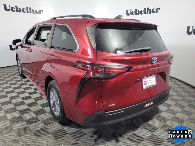 2021 Toyota Sienna XLE photo 4