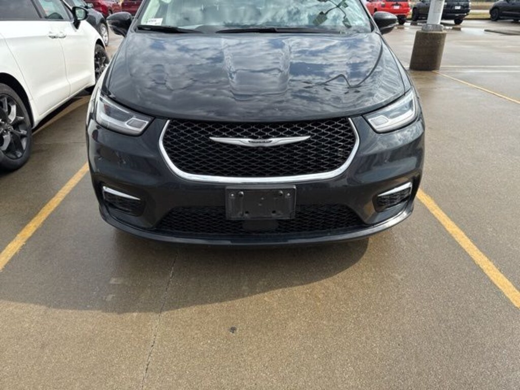 Used 2024 Chrysler Pacifica Touring L Van Passenger Van