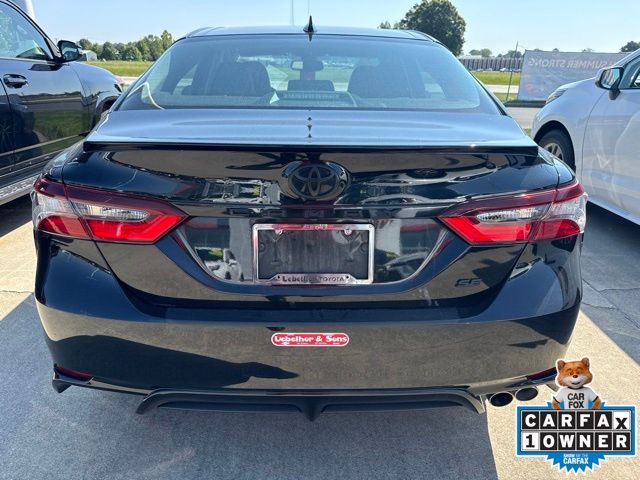 2022 Toyota Camry SE - Photo 7