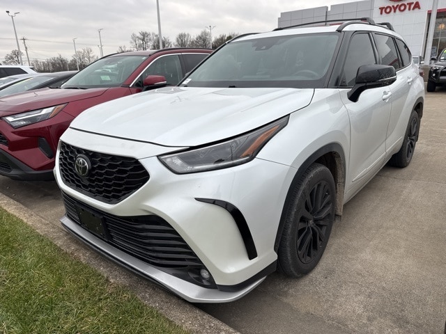 2022 Toyota Highlander XSE's photo