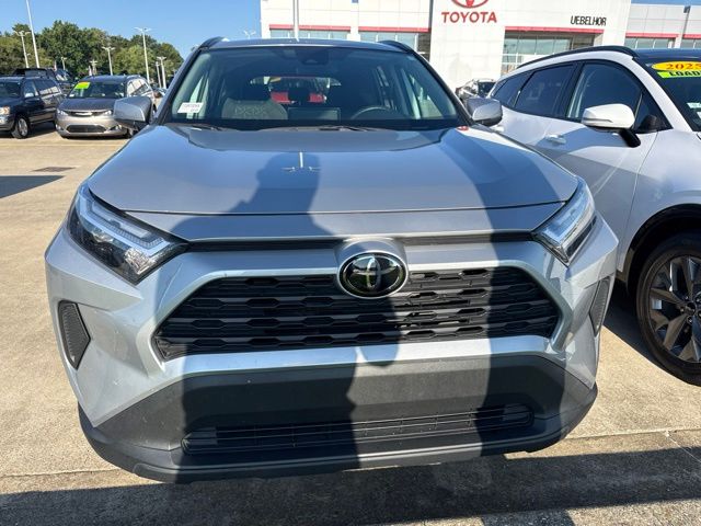 2024 Toyota RAV4 XLE - Photo 12