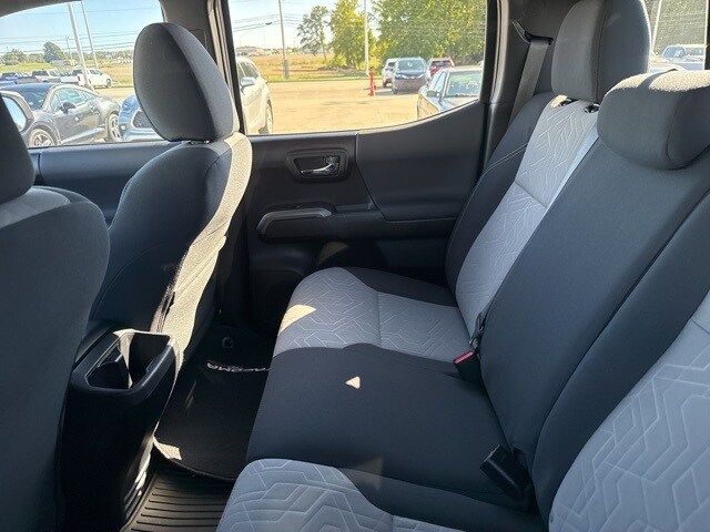 2022 Toyota Tacoma SR Double Cab V6 photo 4