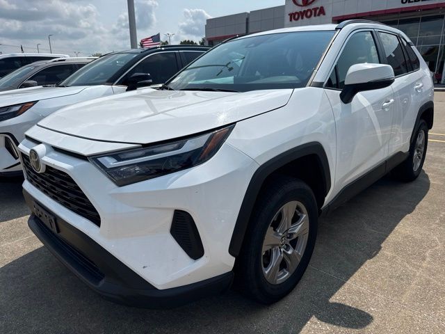 2025 Toyota RAV4 XLE - Photo 1