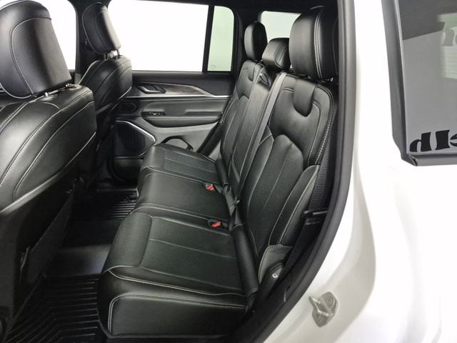 2023 Jeep Grand Cherokee Overland - Photo 25
