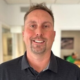 Staff member Dan Lechner from ID_29ce9b