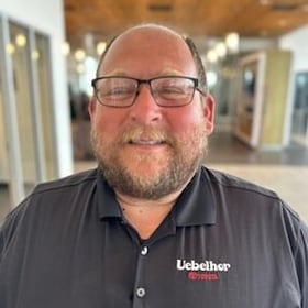 Staff member Chris Underwood from ID_915b6f