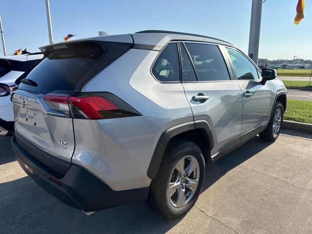 2024 Toyota RAV4 XLE - Photo 8