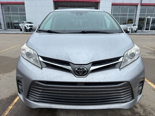 2018 Toyota Sienna XLE - Photo 15