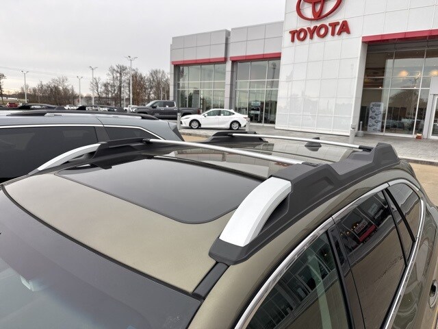 2021 Subaru Outback Touring photo 2