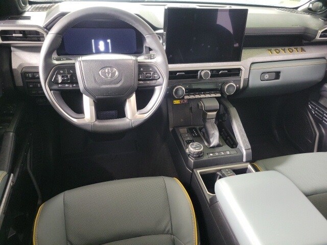 2025 Toyota 4Runner photo 2
