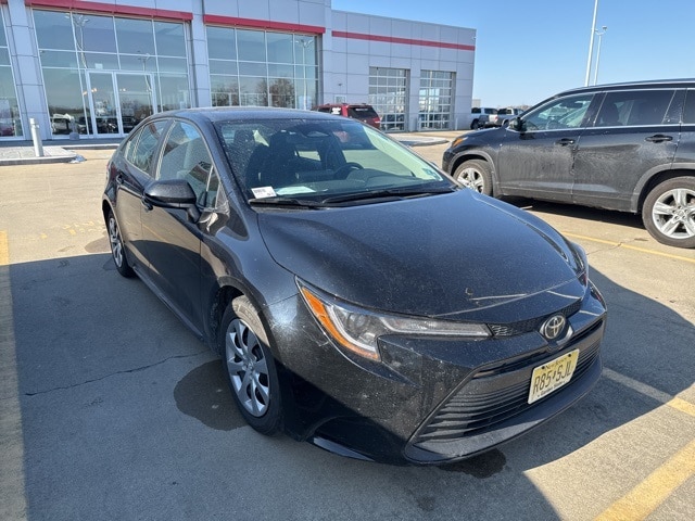 2023 Toyota Corolla LE's photo