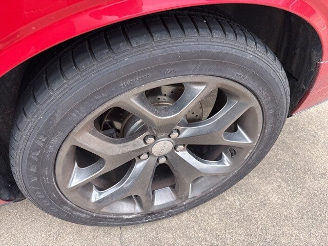 2015 Dodge Challenger SXT Plus photo 4