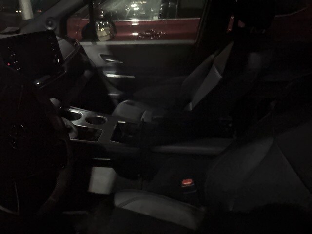 2023 Toyota Sienna XSE photo 4