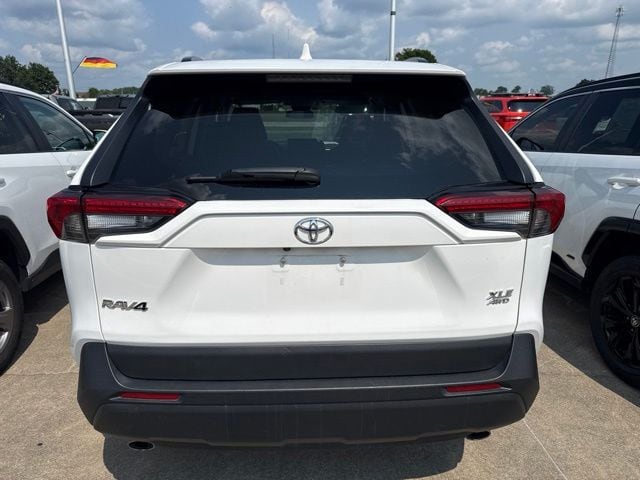 2025 Toyota RAV4 XLE - Photo 6