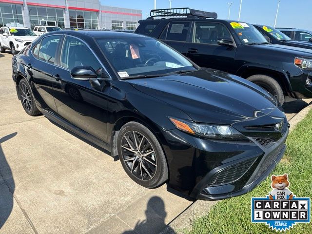 2022 Toyota Camry SE - Photo 11